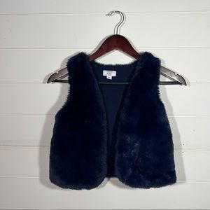 Girls crown & ivy faux fur vest